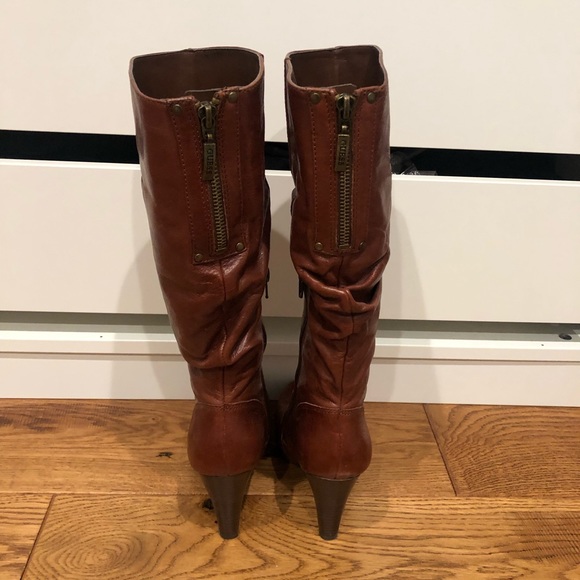 GUESS COGNAC LEATHER ROUND TOE MID-CALF SLOUCHY BOOT 7M. They’re back in style! - Picture 6 of 10